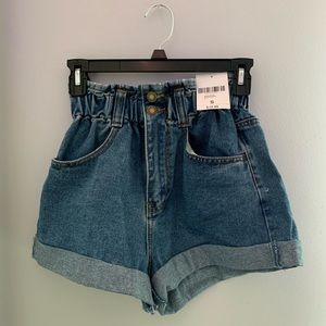 NWT Forever 21 Size S medium wash paperbag shorts